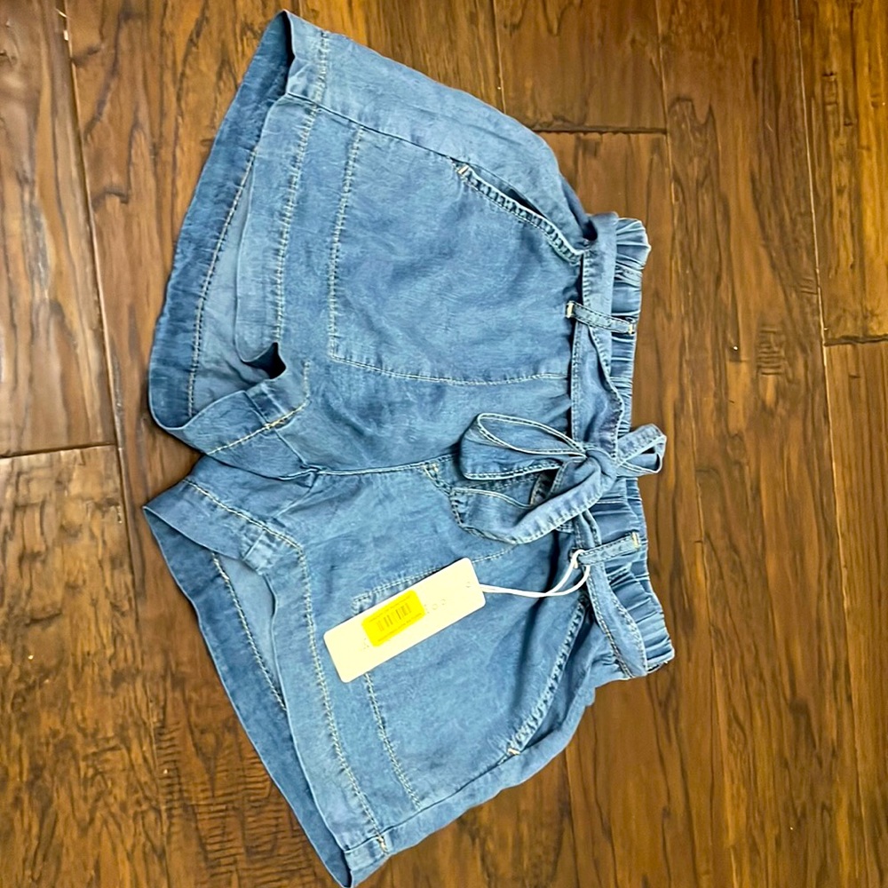 Stretchy denim casual shorts